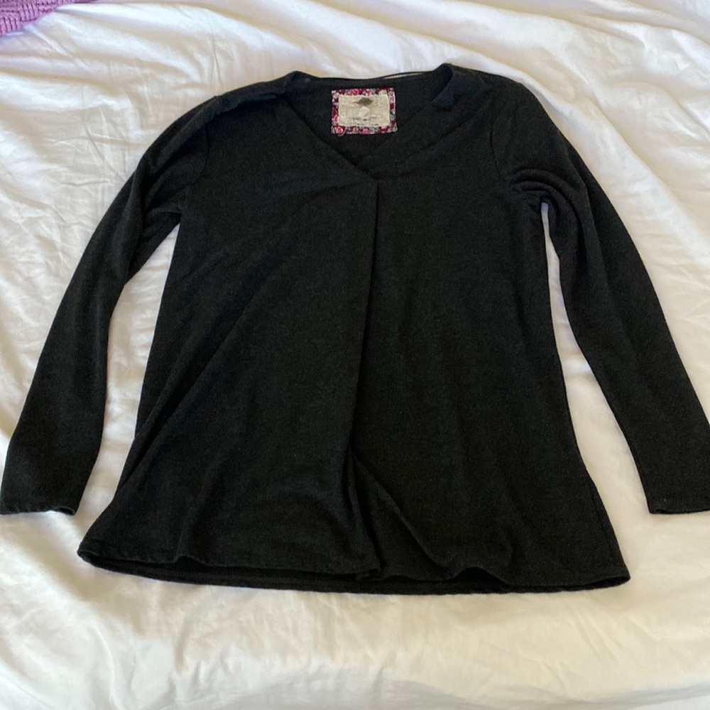 Cupio woman’s dark gray long sleeve shirt size small